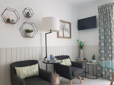 Communal lounge/ TV room, Living room
