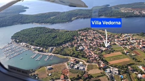 Villa VEDORNA - big wellness house near beach, pool, wellness room with jacuzzi & sauna, game room, table tennis, playground & bbq, Pomer, Istria Villa in Banjole