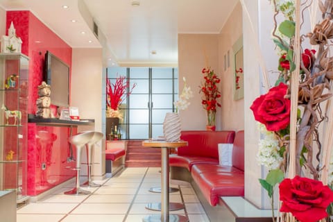 Restaurant/places to eat, Living room, Seating area