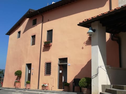 Facade/entrance