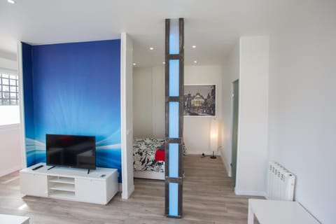 Seating area, Bedroom