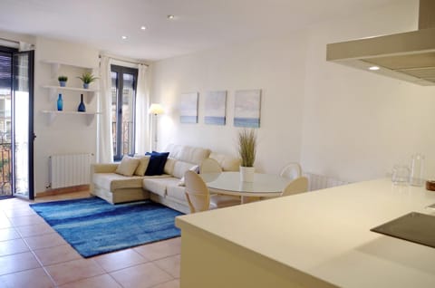 Living room, Decorative detail, Dining area