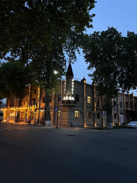 Property building, Restaurant/places to eat, Breakfast