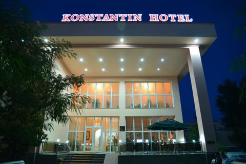 Property building, Facade/entrance