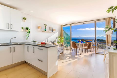 Kitchen or kitchenette, Living room, Seating area, Sea view, Sea view