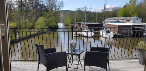 Marina Boathouse, lake windermere lets Apartment in Bowness-on-Windermere