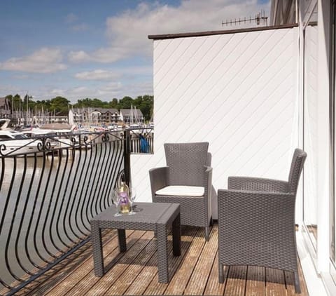 Marina Boathouse, lake windermere lets Apartment in Bowness-on-Windermere