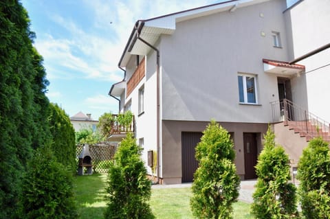 Property building, Facade/entrance, Garden