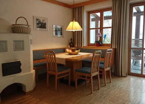 Food and drinks, Photo of the whole room