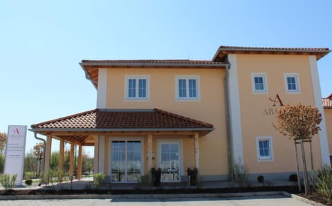 Property building, Facade/entrance, Day