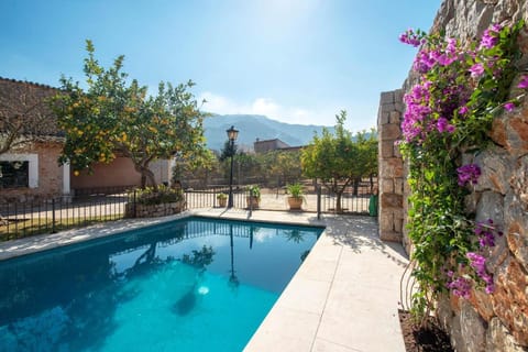 Mountain view, Swimming pool, Swimming pool