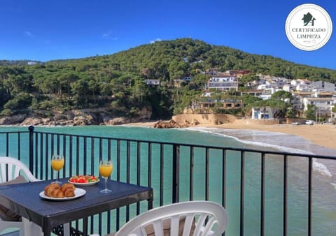 Nearby landmark, Day, Natural landscape, View (from property/room), Balcony/Terrace, Food and drinks, Dining area, Beach, Food, Mountain view, Sea view, Drinks