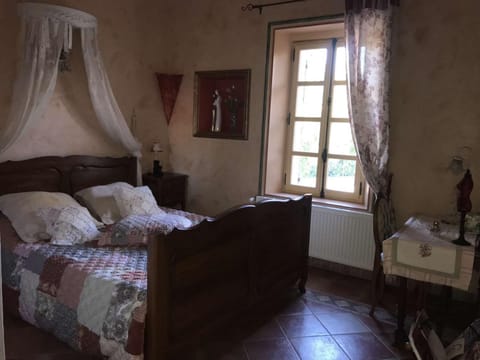 Le Mazet de la Dame Bed and Breakfast in Graveson