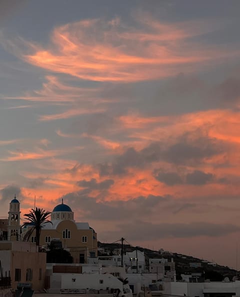 Amaryllis Suites Santorini Apartment in Thera