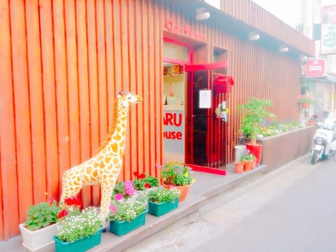 Facade/entrance