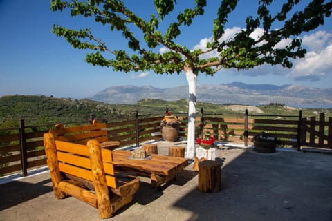 Patio, Nearby landmark, Day, Natural landscape, View (from property/room), Balcony/Terrace, Dining area, Mountain view
