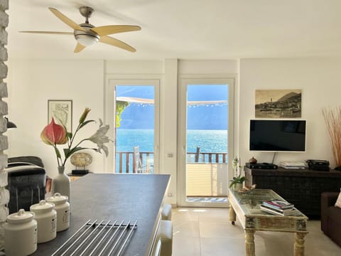 Luxury lake front Bouganville Apartment Apartment in Limone Sul Garda