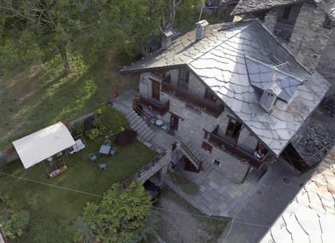 Facade/entrance, Bird's eye view