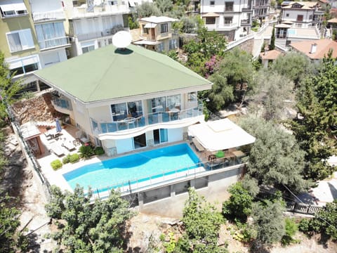 Bird's eye view, Pool view