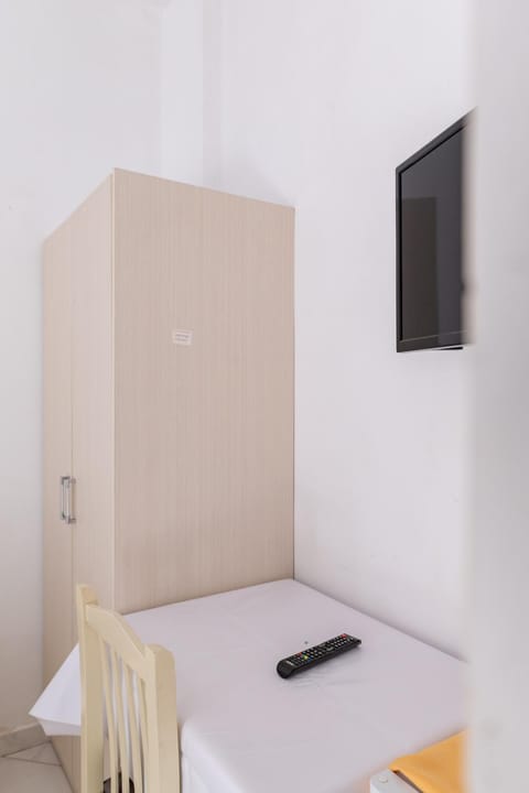 Communal lounge/ TV room, TV and multimedia, Dining area, Evening entertainment, wardrobe