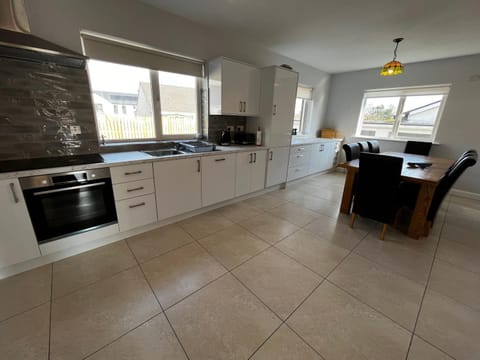 Ashdoon House House in Donegal City