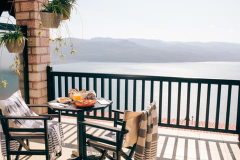Balcony/Terrace, Lake view, Breakfast