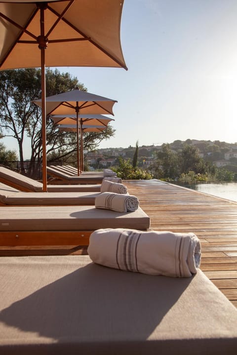 Patio, Swimming pool