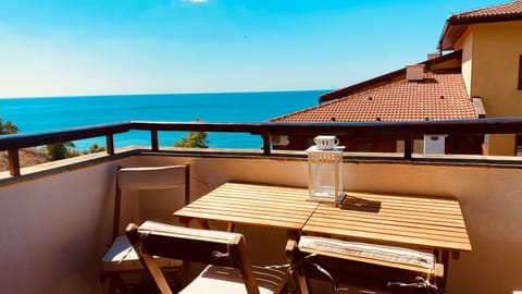 View (from property/room), Balcony/Terrace, Sea view