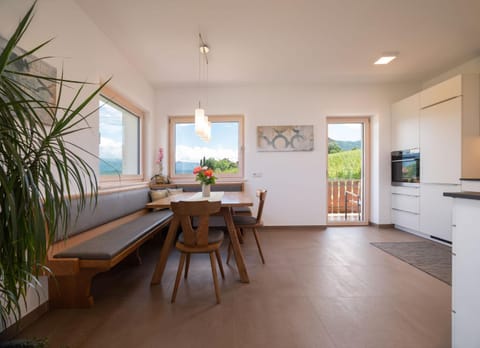 Natural landscape, Kitchen or kitchenette, Dining area, oven, stove