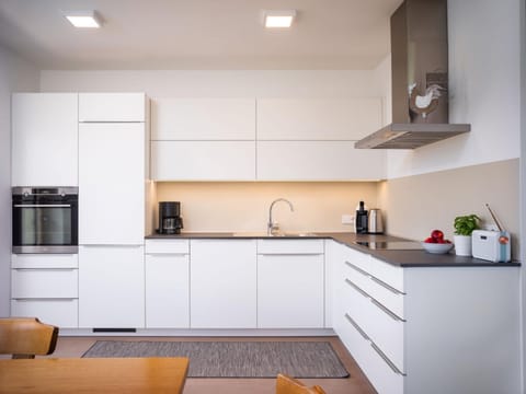 Coffee/tea facilities, Kitchen or kitchenette, kitchen