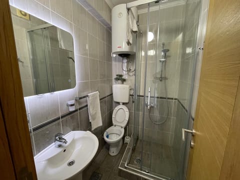 Guest house Villa Slavica Apartment hotel in Sveti Stefan