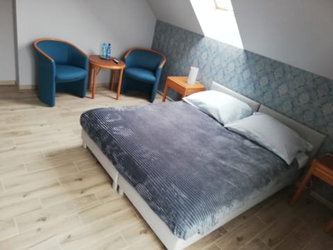 Bed, Photo of the whole room