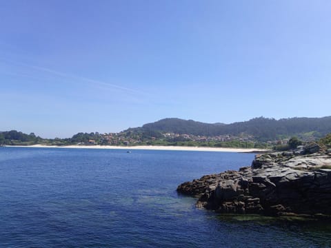 Neighbourhood, Beach