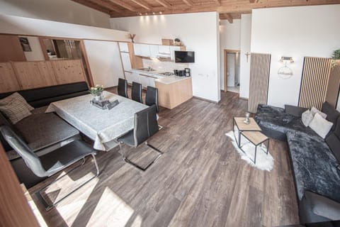 Kitchen or kitchenette, Living room, Seating area