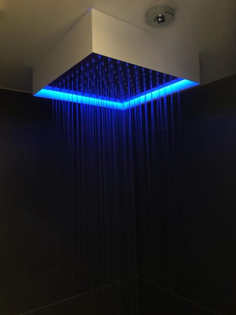 Shower, Steam room