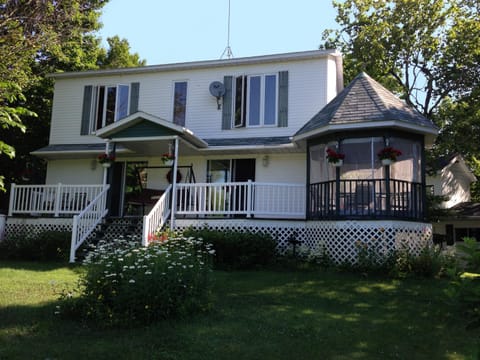 Property building, Facade/entrance, Garden view