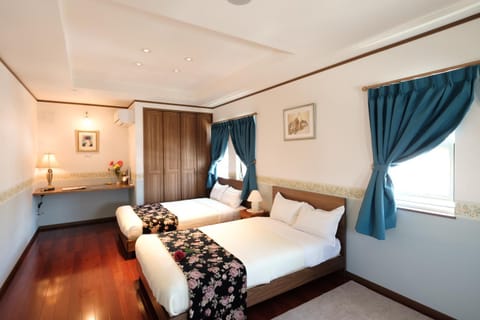 Bed, View (from property/room), Other, Photo of the whole room, Decorative detail, Decorative detail