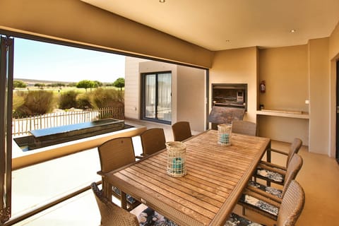Patio, Balcony/Terrace, Seating area, Dining area