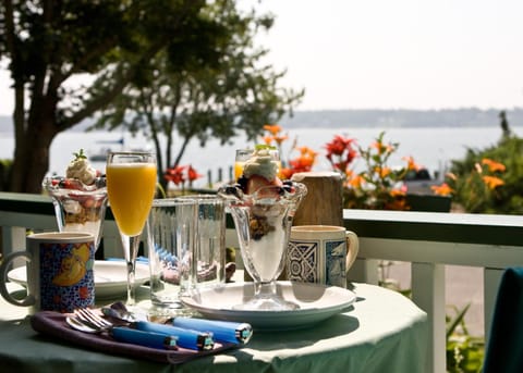 Restaurant/places to eat, Food close-up, Food and drinks, Dining area, Sea view, Area and facilities, American breakfast