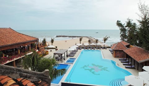 Swimming pool, Swimming pool