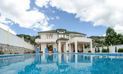 Facade/entrance, Garden, Swimming pool