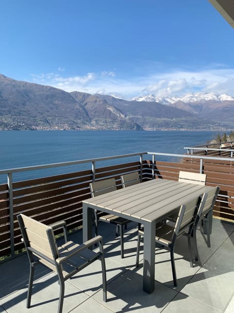 Balcony/Terrace, Lake view