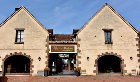 Facade/entrance, Day