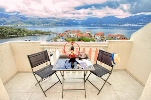 Balcony/Terrace, Seating area, Sea view