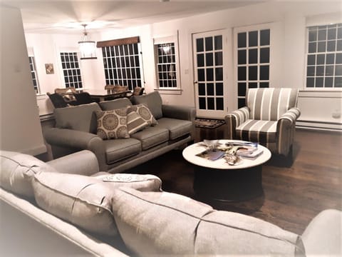 9 Green Hollow Road House in Tom Nevers