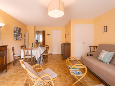 Appartement cosy 2 pièces, 5 pers, à 250m plage, terrasse et jardin, garage inclus, Carnac - FR-1-477-94 Apartment in Carnac