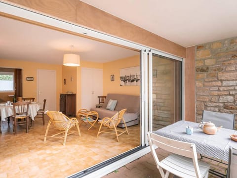 Appartement cosy 2 pièces, 5 pers, à 250m plage, terrasse et jardin, garage inclus, Carnac - FR-1-477-94 Apartment in Carnac