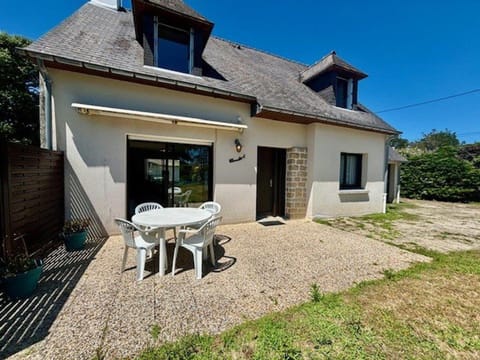 Maison calme 5 pièces à Saint-Pierre-Quiberon, proche plage, jardin clos, pour 8 personnes - FR-1-478-13 Villa in Brittany