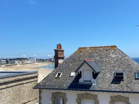 Quiberon : 2 pièces avec balcon, animaux acceptés, parking étroit - FR-1-478-112 Apartment in Quiberon