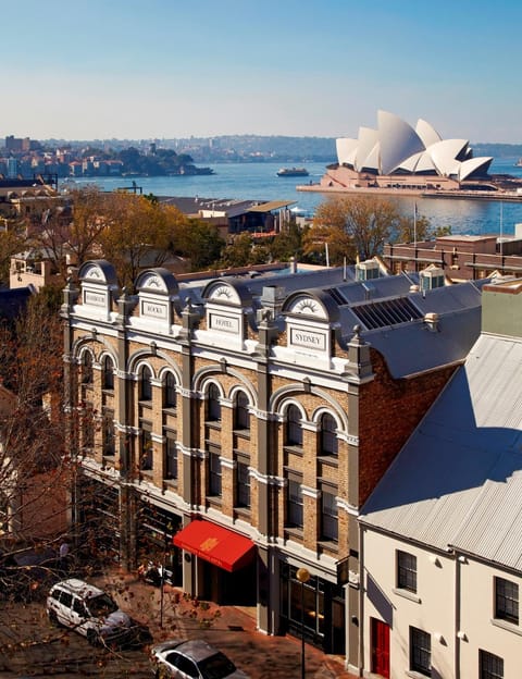 Property building, Nearby landmark, Location